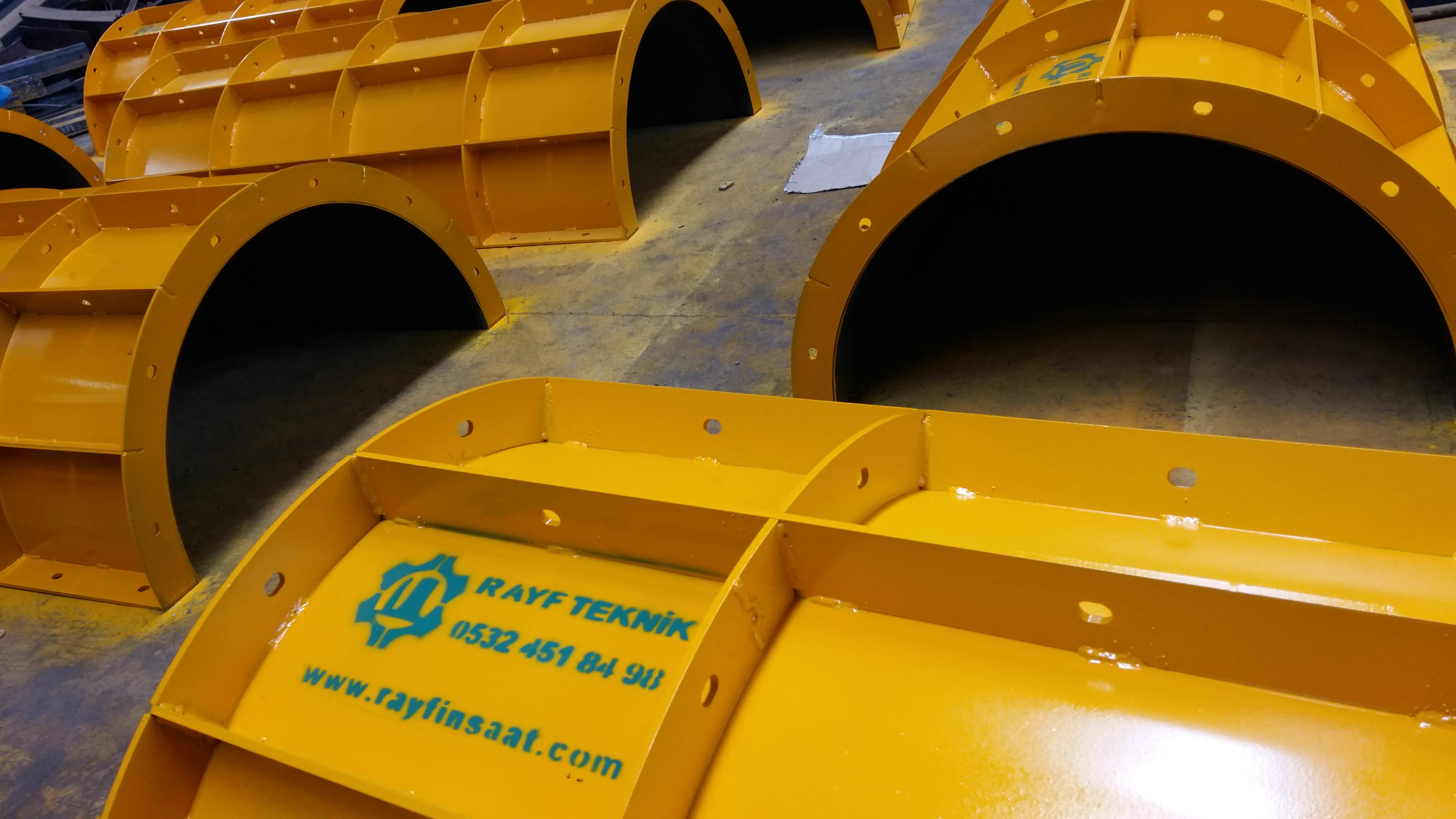 Flange joint detail on steel column formwork